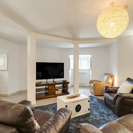 Blissful Seafront Вилла