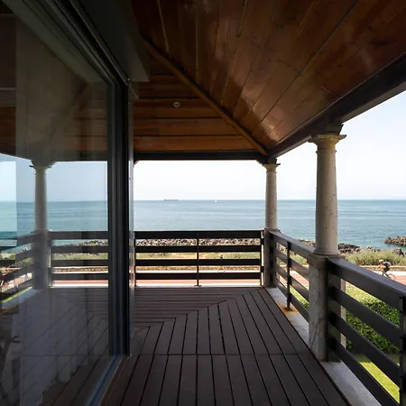 Blissful Seafront Villa *