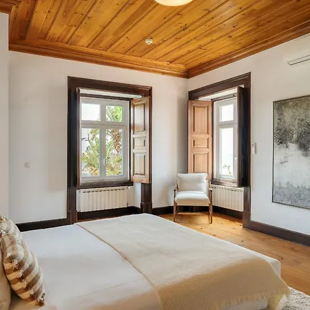Blissful Seafront Villa Cascais